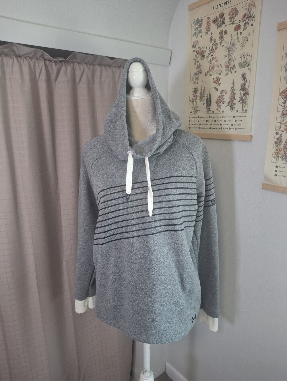 Under Armour Threadborne Loose Fit Gray Pullover Hoodie Size Medium